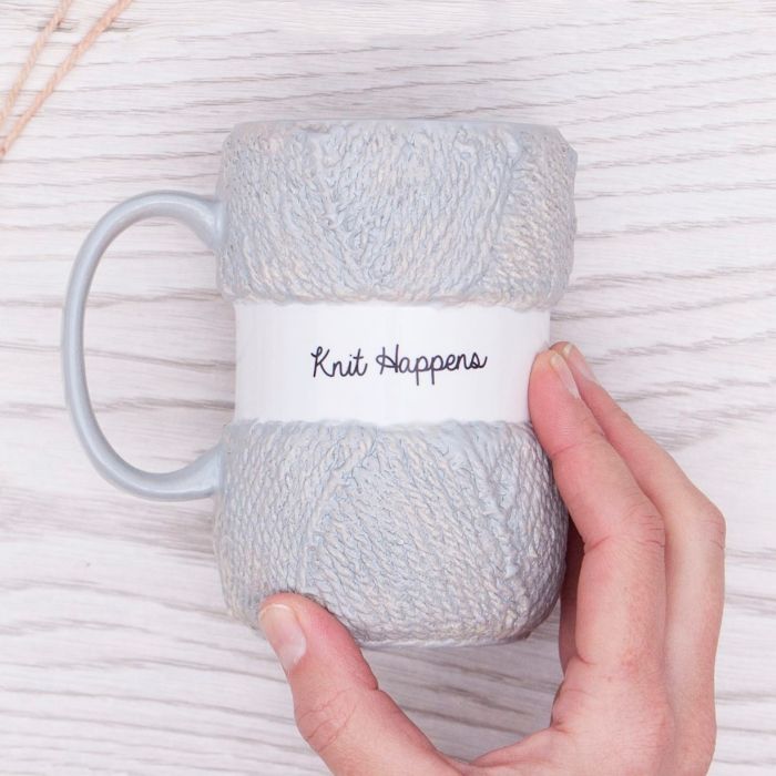 TULOSSA LISÄÄ VARASTOON Lankakerä muki, Knit Happens