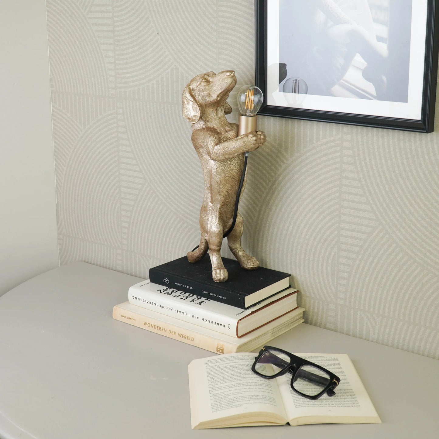 TULOSSA UUTUUS VARASTOON Mäyräkoira-pöytävalaisin, Kultainen