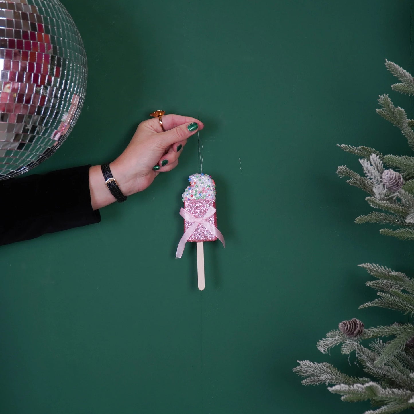 UUTUUS TULOSSA VARASTOON Jäätelö-tikku, joulukuusenkoriste